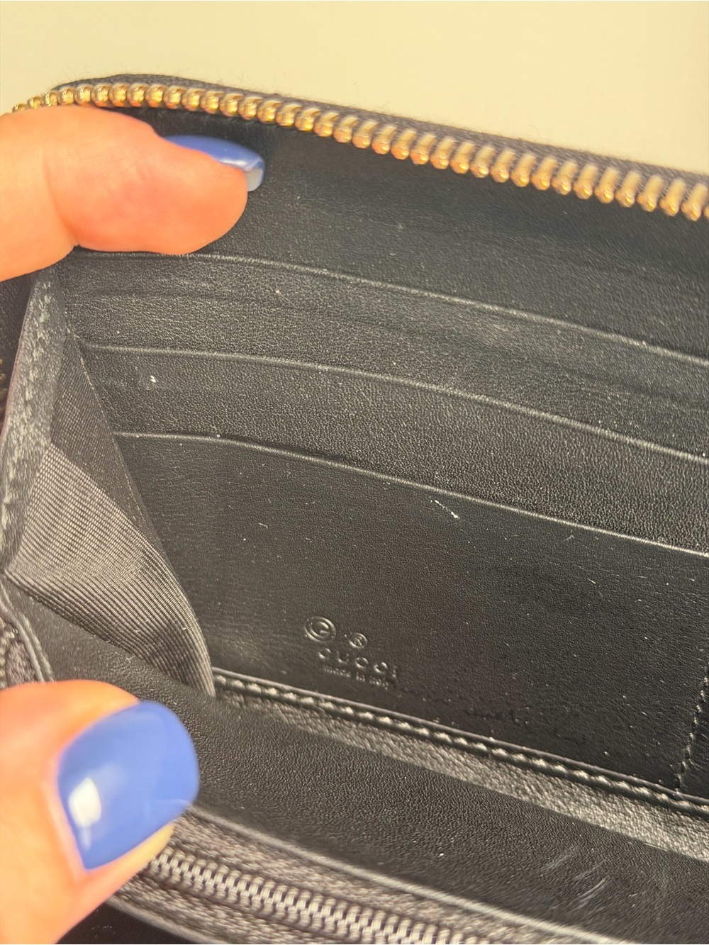 Gucci Black Embossed GG Leather Zip Wallet with Gold Hardware - Picture 8 of 8